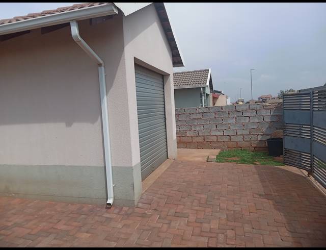 2 BEDROOM FREEHOLD FOR SALE IN SALFIN
